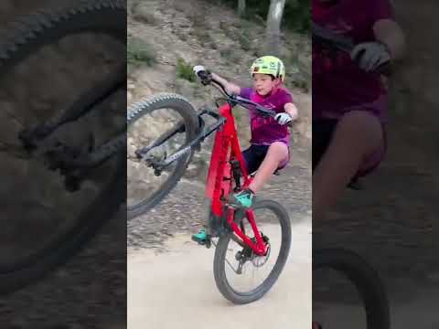 TALENTED KID | wheelie with my father’s e-bike #ebike #specialized #turbolevo #bike #show #shorts